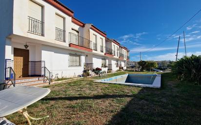 Vista exterior de Edifici en venda en Rincón de la Victoria amb Piscina comunitària