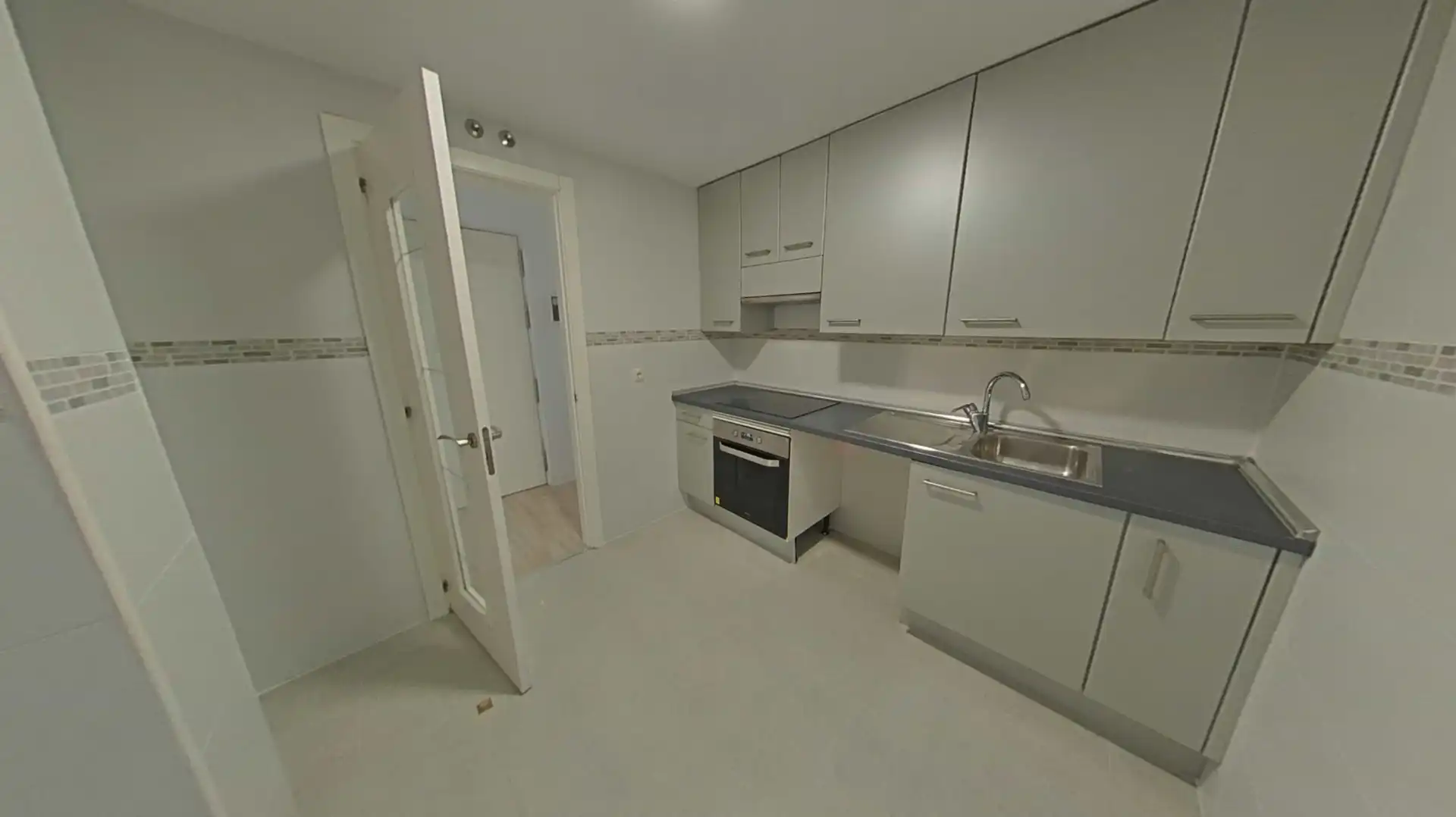 Kitchen of Flat for sale in Madrid  with Air Conditioner, Heating and Parquet flooring