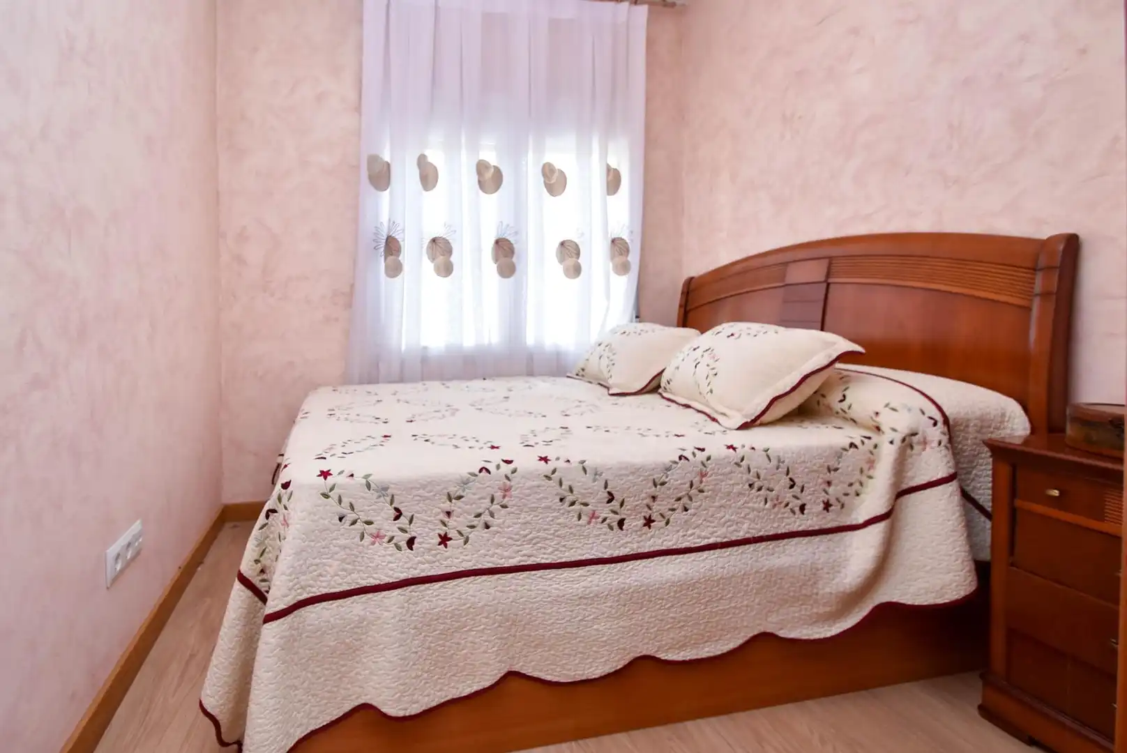 Bedroom of Houses for sale in Illescas  with Air Conditioner, Private garden and Parquet flooring