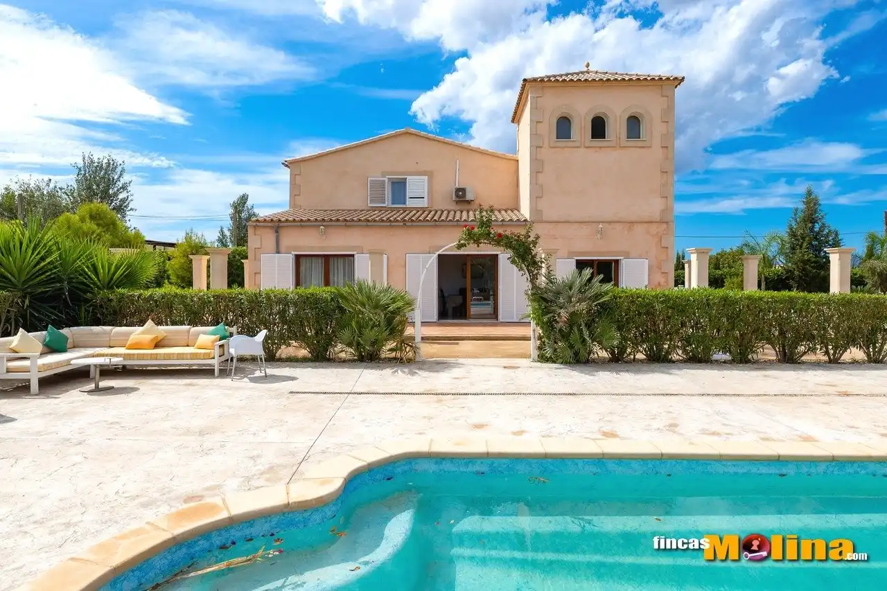 Vista exterior de Casa o xalet en venda en  Palma de Mallorca amb Aire condicionat, Calefacció i Jardí privat