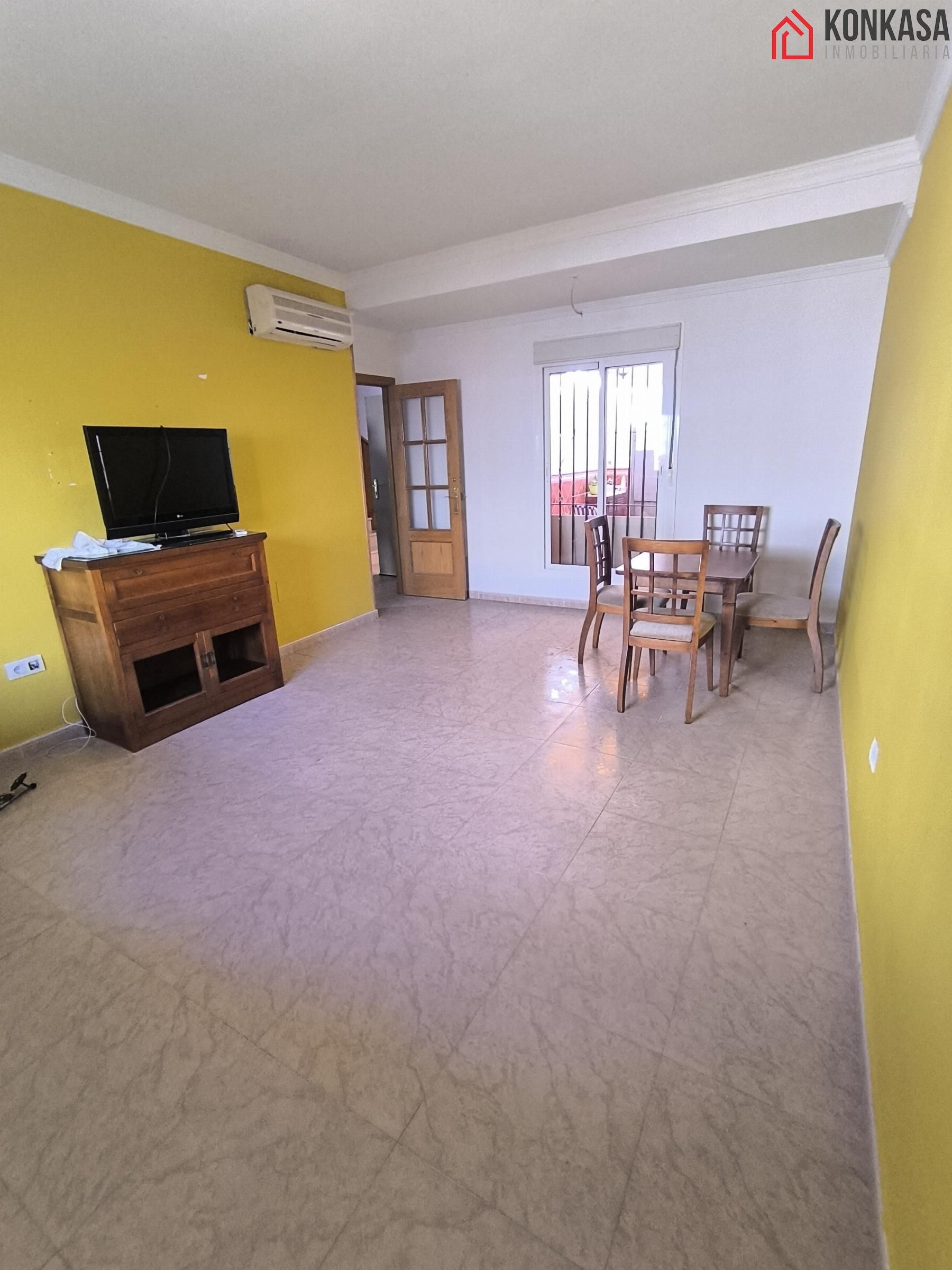 Sala d'estar de Casa o xalet en venda en Arcos de la Frontera amb Aire condicionat, Terrassa i Traster