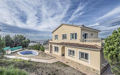 Vista exterior de Casa o xalet en venda en Lloret de Mar amb Calefacció, Jardí privat i Terrassa