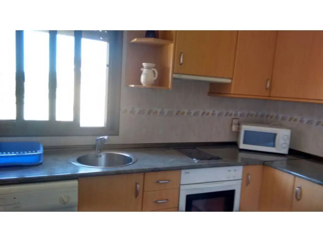 Cocina de Local en venta en El Grado con Aire acondicionado