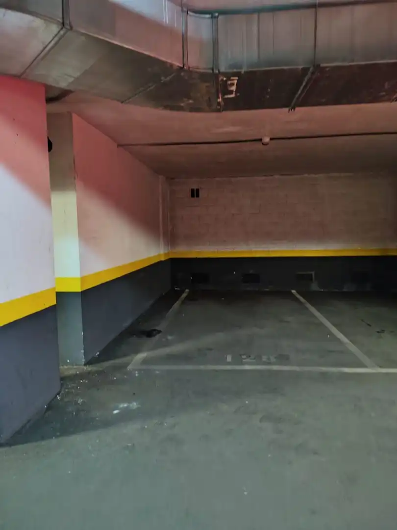 Parkplatz von Wohnung zum Verkauf in Madrid mit Klimaanlage, Heizung und Abstellraum