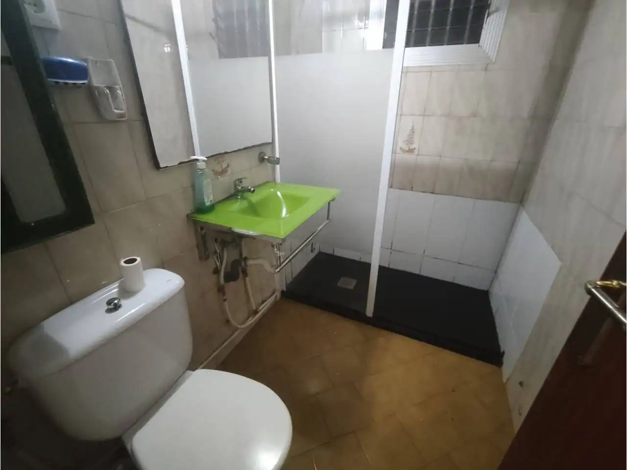 Baño de Piso en venta en Hostal
