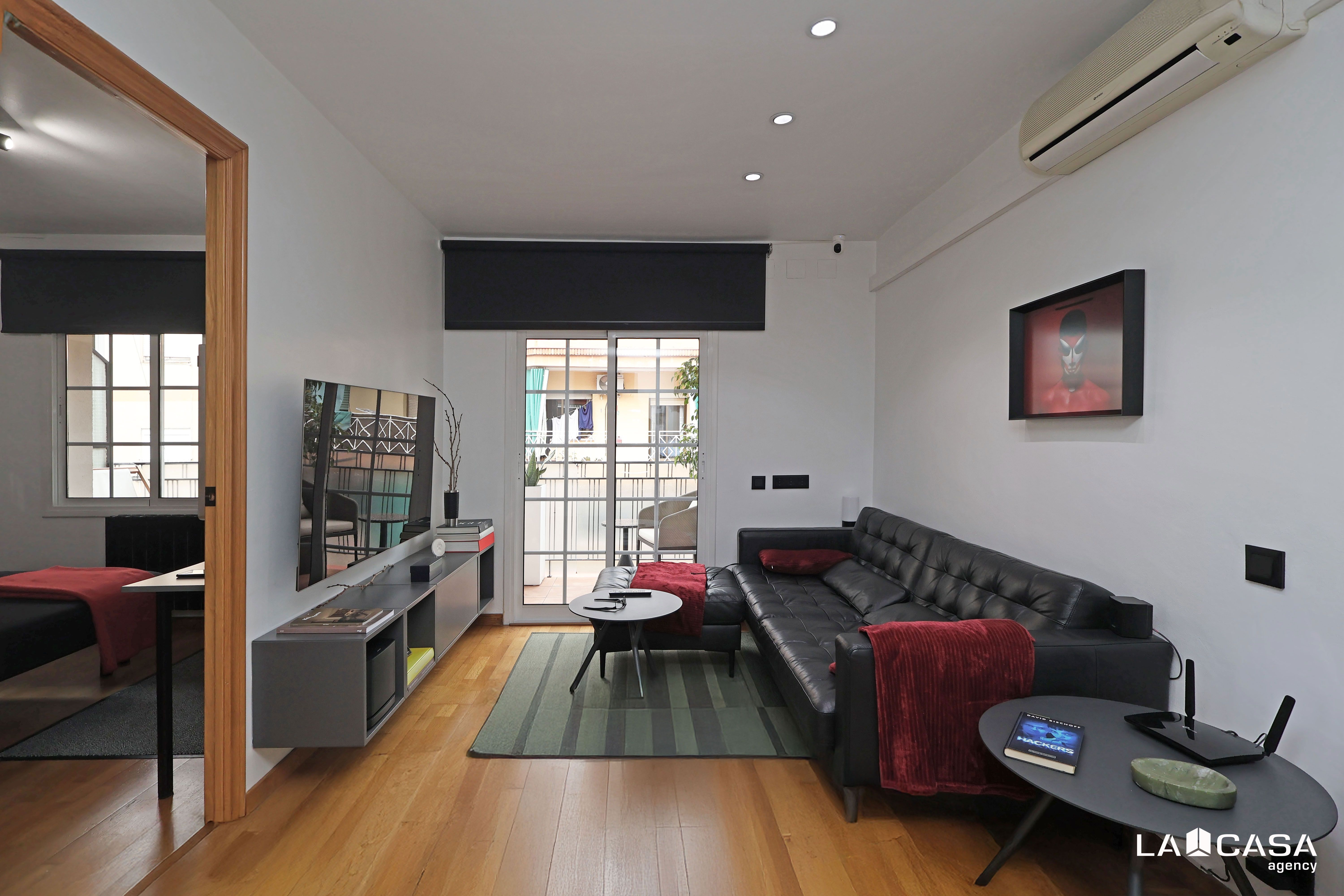 Living room of Flat for sale in Esplugues de Llobregat  with Heating and Balcony