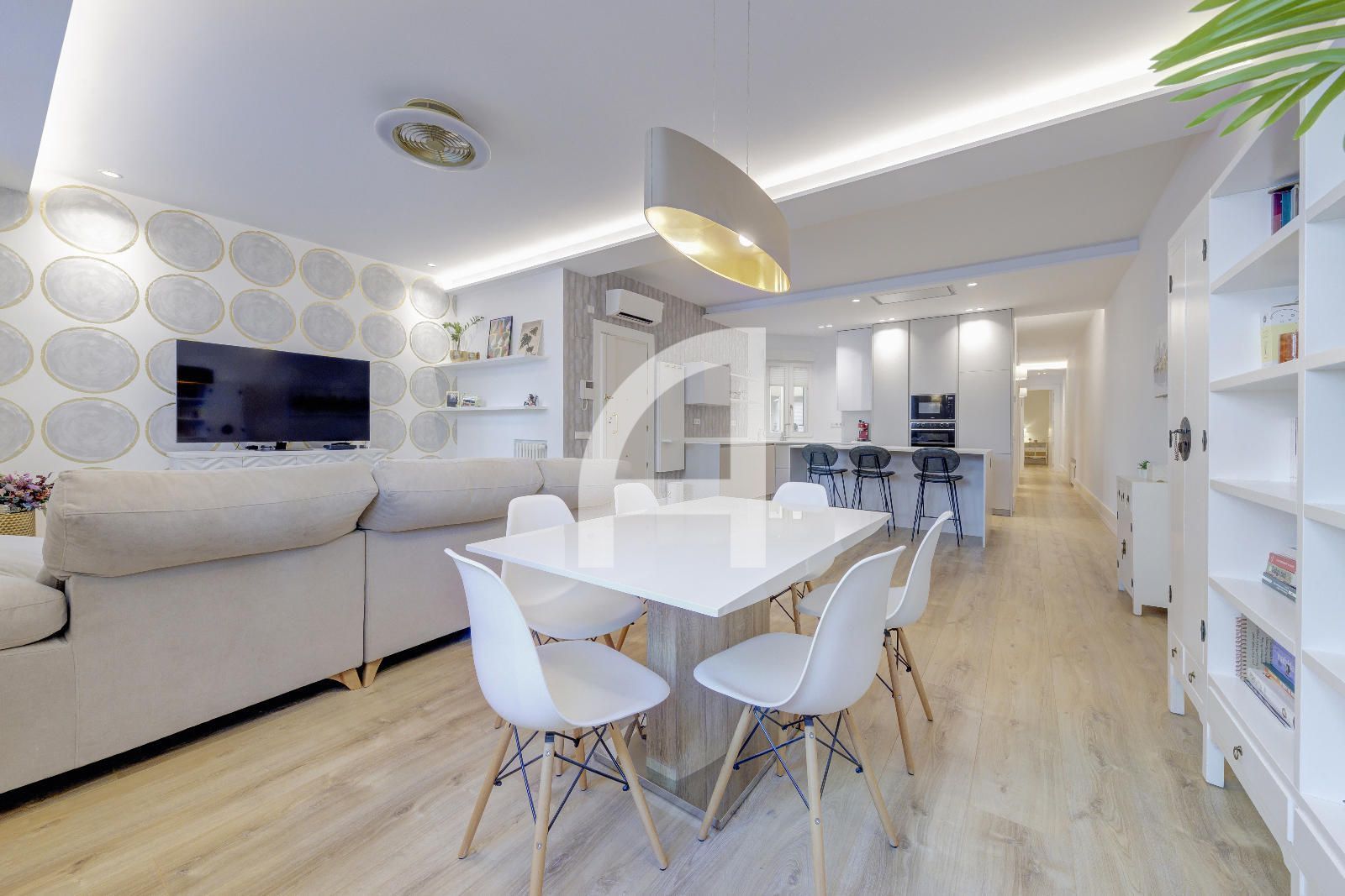 Living room of Flat for sale in  Madrid Capital  with Air Conditioner, Heating and Storage room