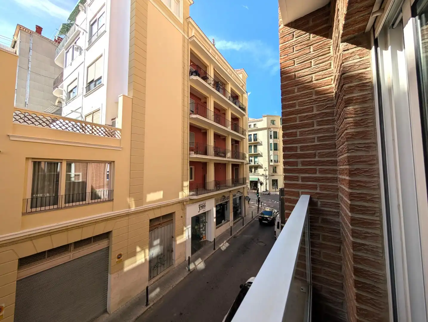 Vista exterior de Oficina de lloguer en Alcoy / Alcoi
