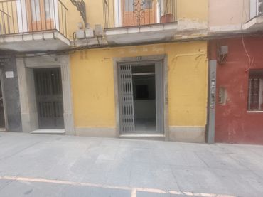 Business premises for sale in Meléndez Valdés 25