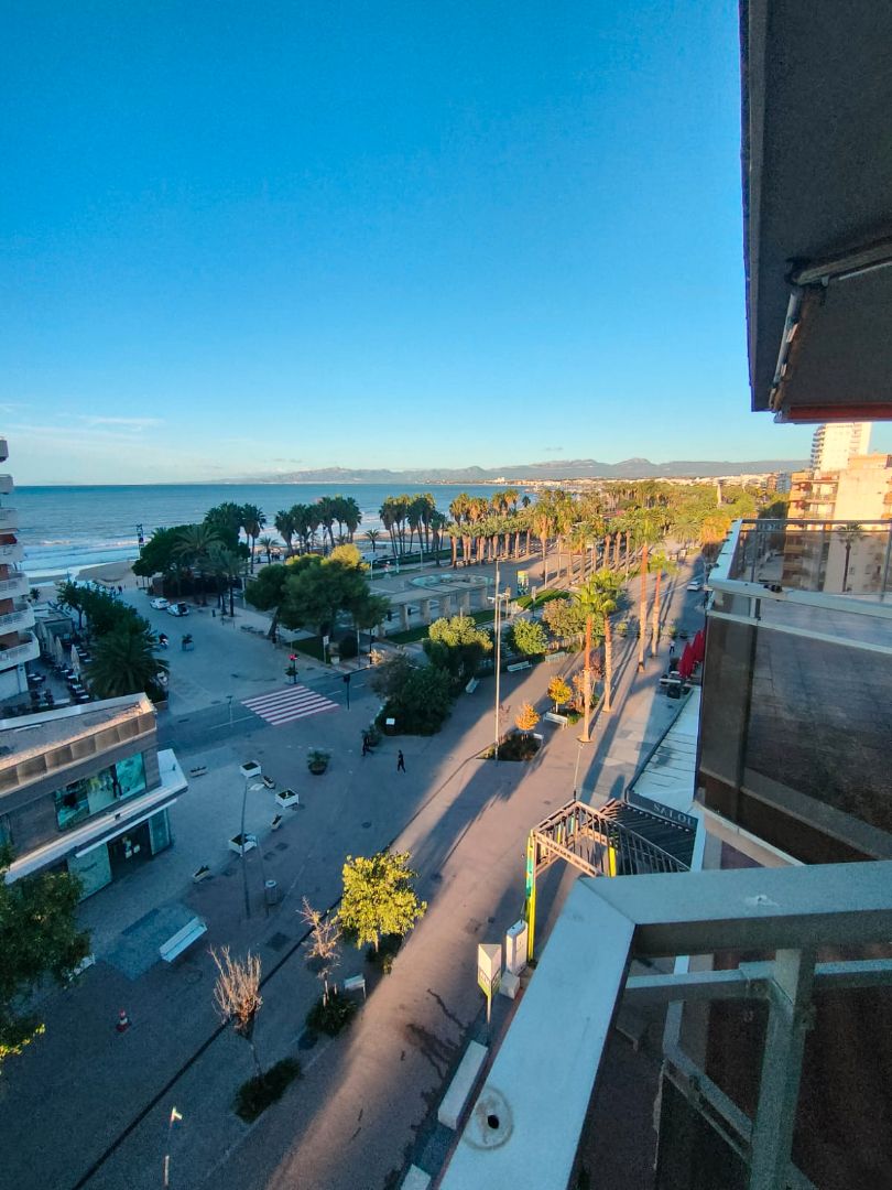 Vista exterior de Pis de lloguer en Salou amb Aire condicionat, Terrassa i Forn