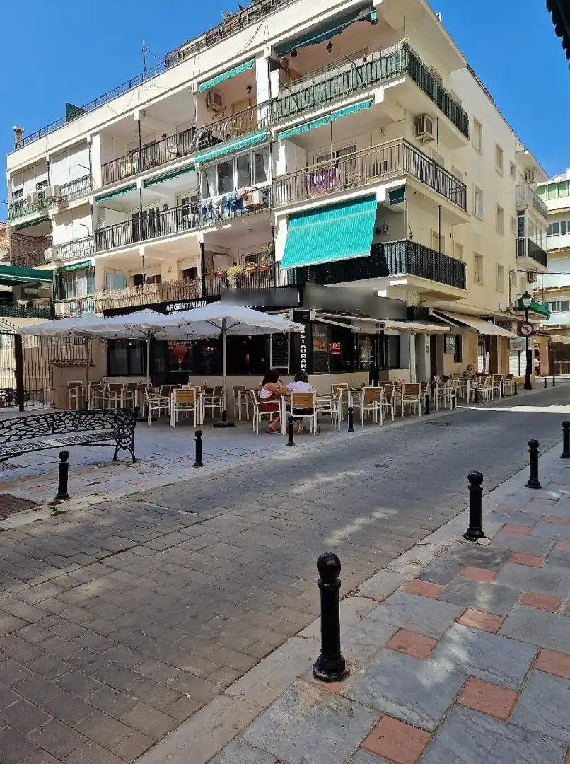 Local en venta en Fuengirola con Aire acondicionado, Terraza y Alarma