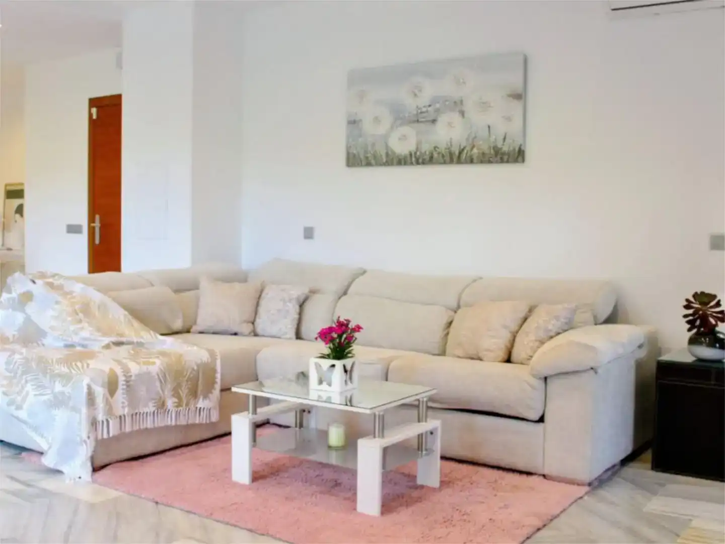 Sala d'estar de Casa o xalet en venda en Benahavís amb Aire condicionat, Piscina i Balcó