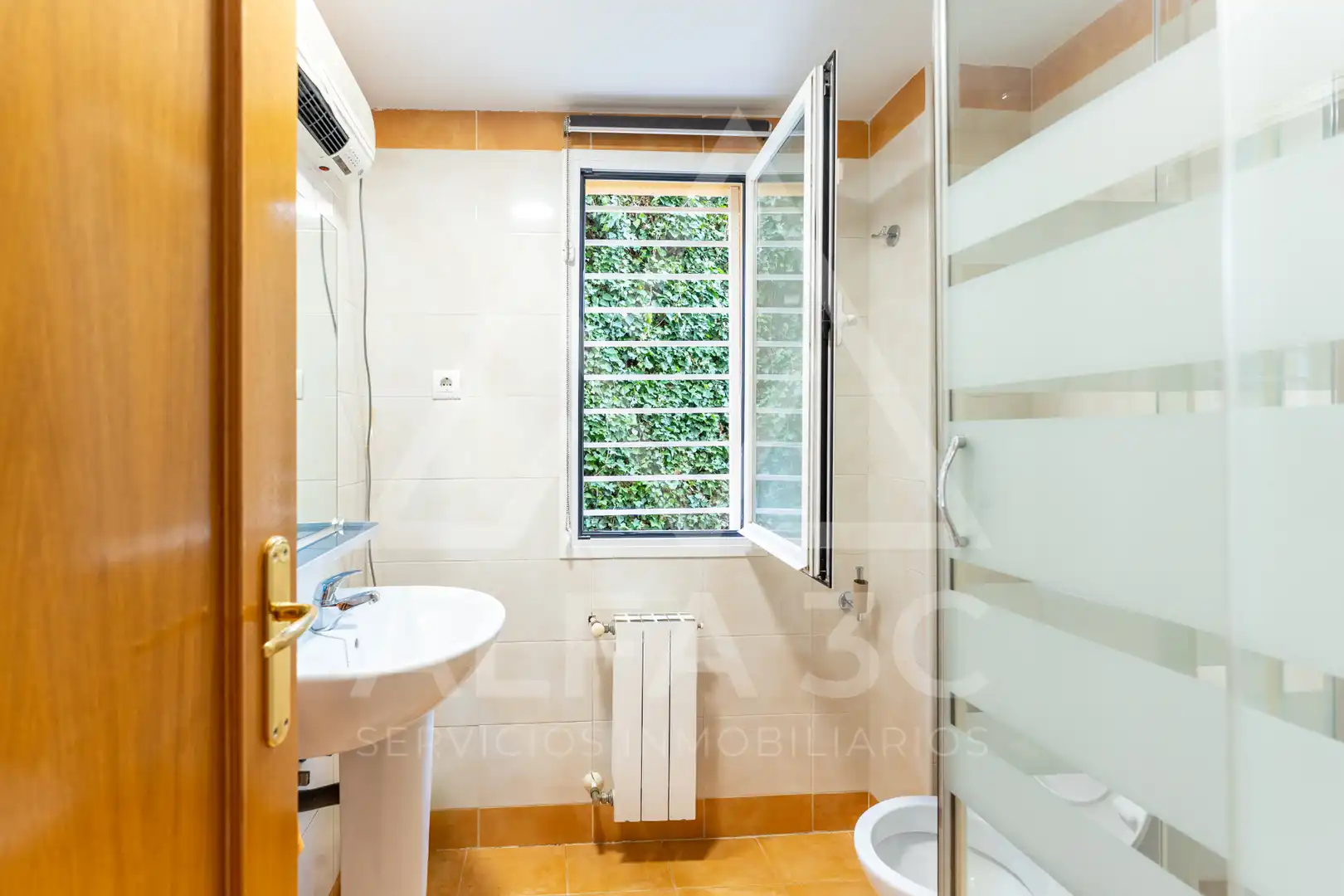 Baño de Casa o chalet en venta en Venturada con Aire acondicionado, Calefacción y Jardín privado