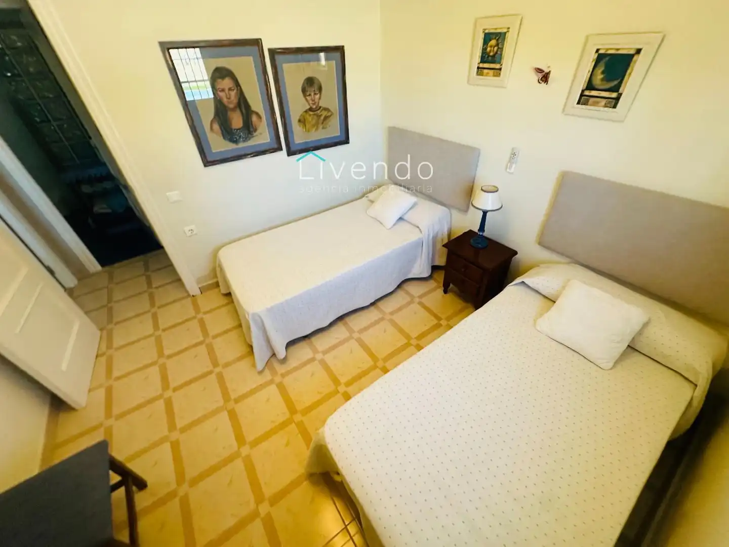 Habitación de Casa o chalet en venta en Chiclana de la Frontera con Piscina y Alarma