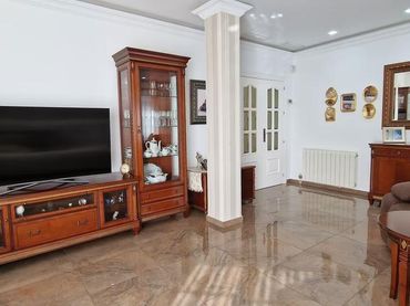 Villa avec balcon à vendre à Totana