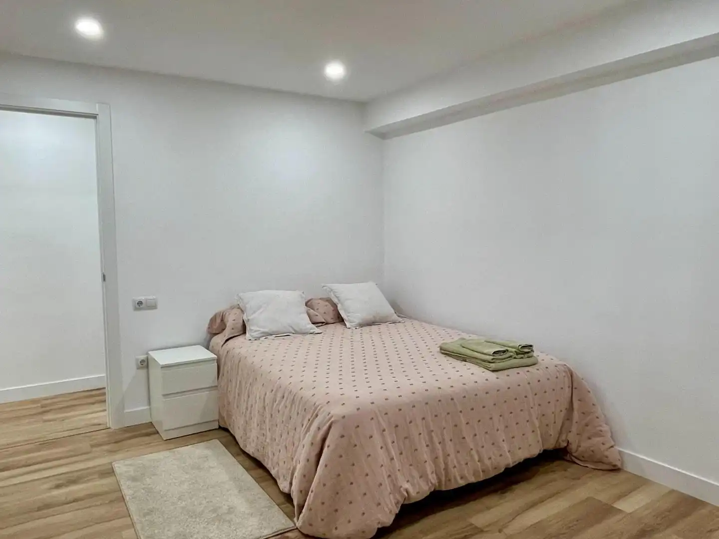 Habitación de Piso de alquiler en Oviedo  con Amueblado