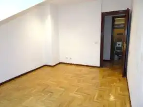Bedroom of Flat for rent in Gijón   with Heating, Parquet flooring and Washing machine