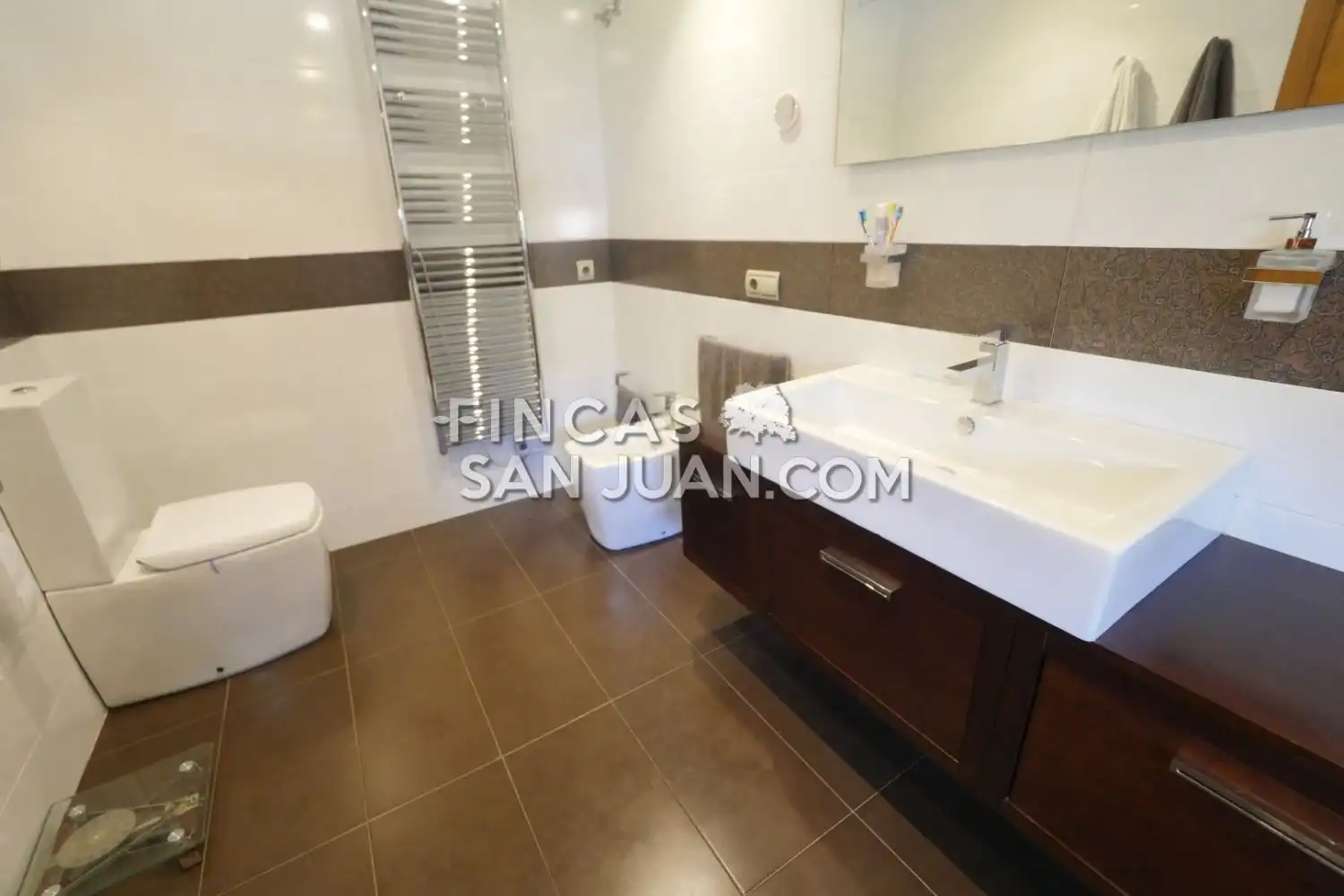 Bany de Casa o xalet en venda en Orihuela amb Jardí privat, Terrassa i Traster