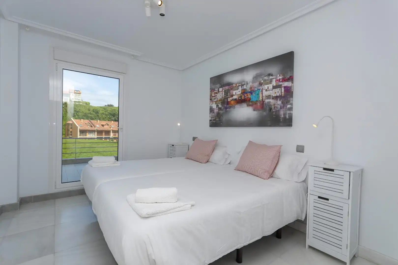 Habitación de Piso en venta en San Vicente de la Barquera con Calefacción, Terraza y Piscina comunitaria