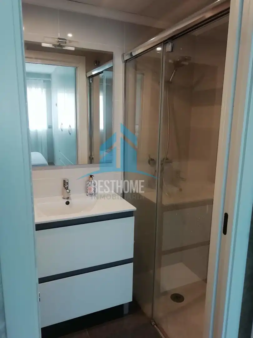 Baño de Apartamento de alquiler en Cullera con Aire acondicionado, Jardín privado y Terraza