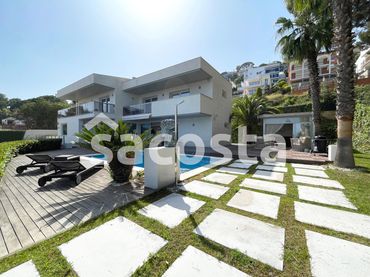 Villa avec balcon à vendre à STA CRISTINA