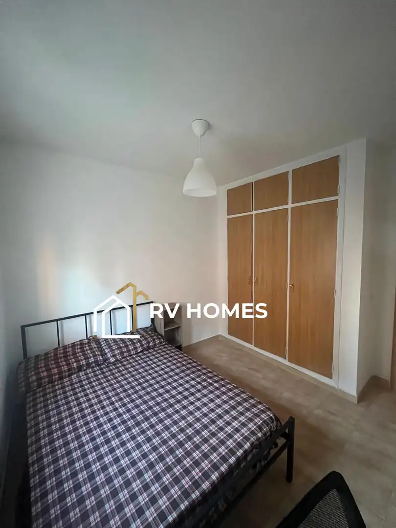Habitación de Piso de alquiler en Cáceres con Terraza y Amueblado