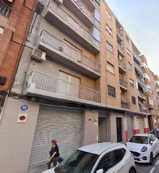 Flat for sale in Calle Poeta Serrano Clavero 10, imagen 2
