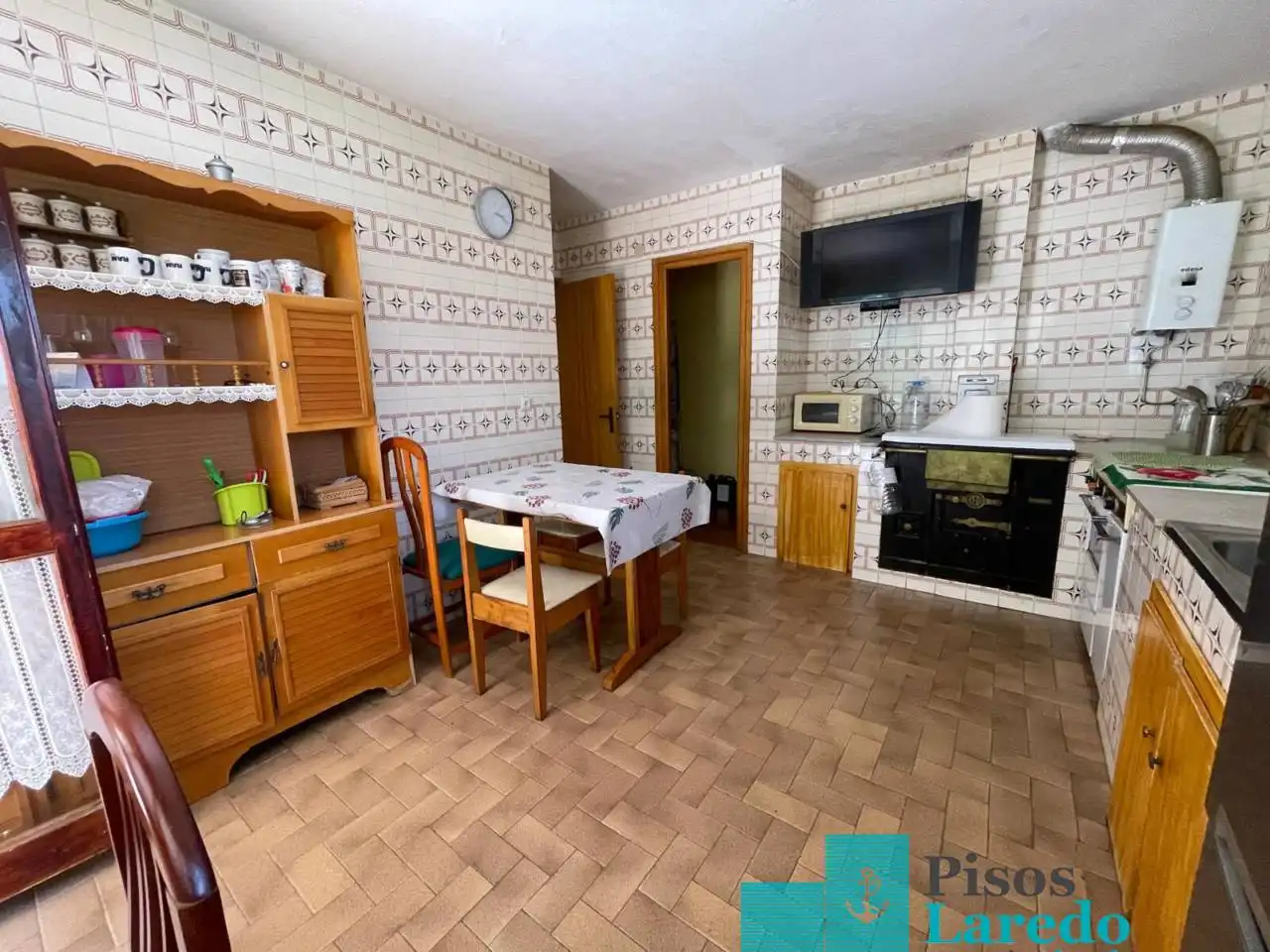 Cocina de Casa o chalet en venta en Ampuero con Jardín privado, Parquet y Terraza