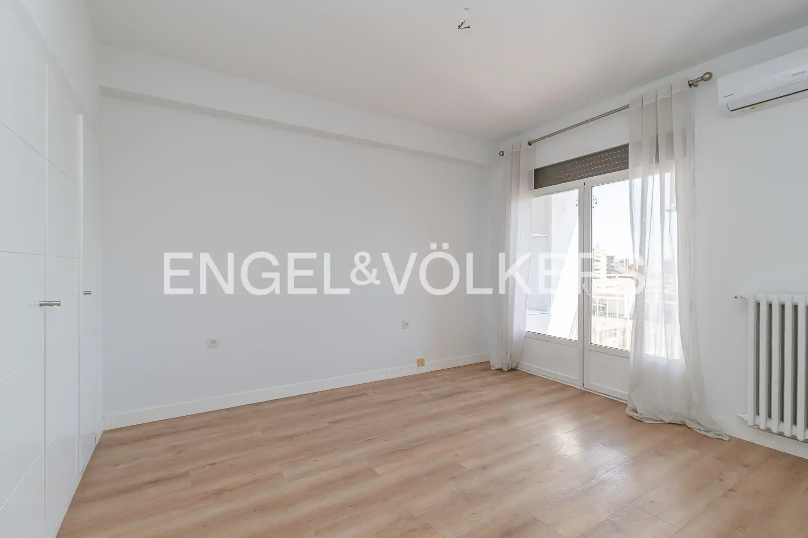 Living room of Flat for rent in Madrid  with Air Conditioner, Heating and Terrace
