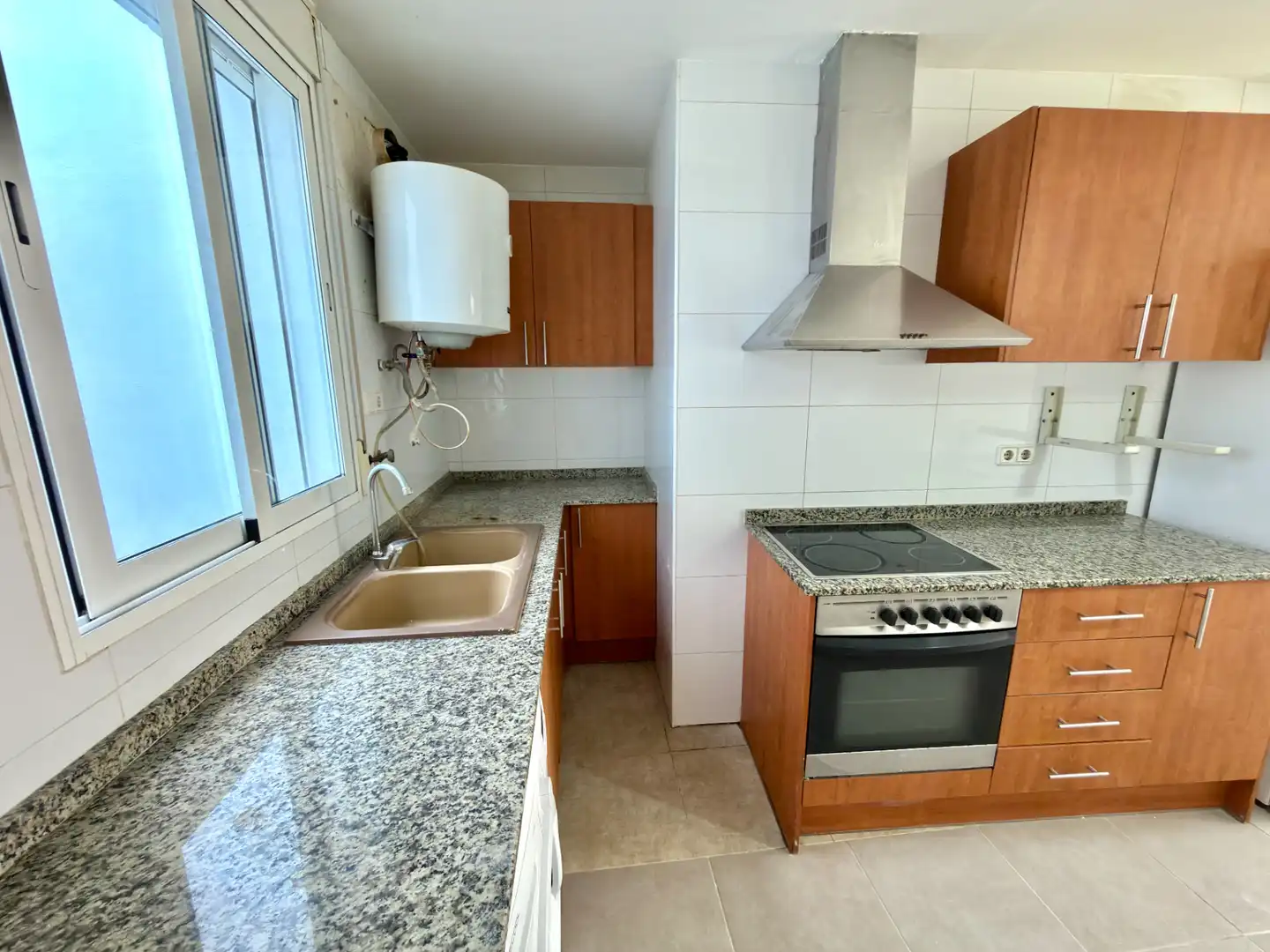 Küche von Wohnung zum Verkauf in Vilamarxant mit Klimaanlage und Balkon