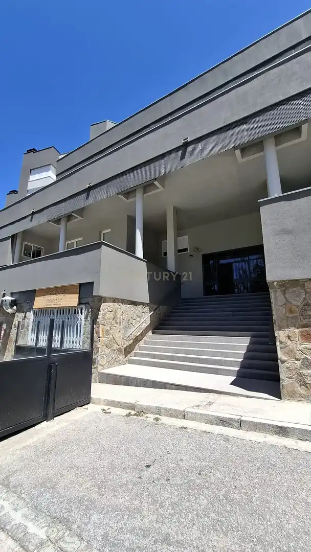 Vista exterior de Apartament en venda en Sierra Nevada amb Alarma