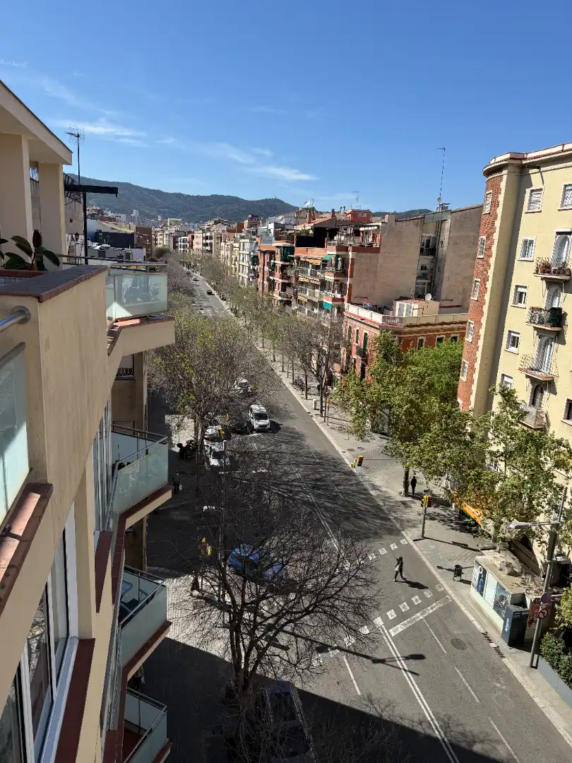 Außenansicht von Dachboden zum Verkauf in Barcelona mit Heizung, Terrasse und Balkon