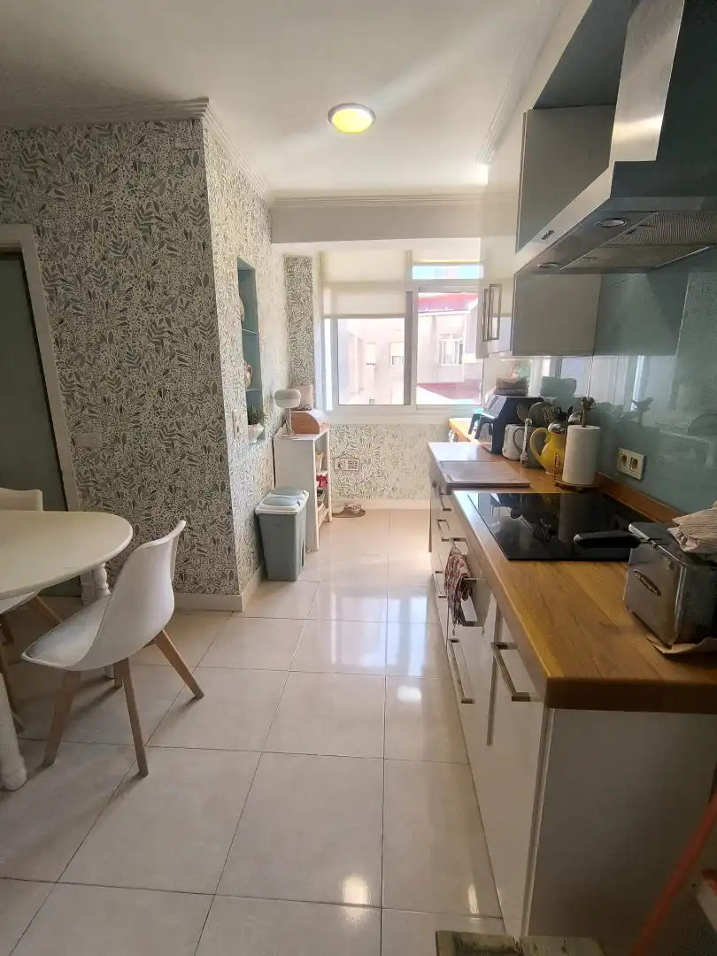 Cocina de Piso en venta en Pontevedra Capital  con Calefacción, Parquet y Horno