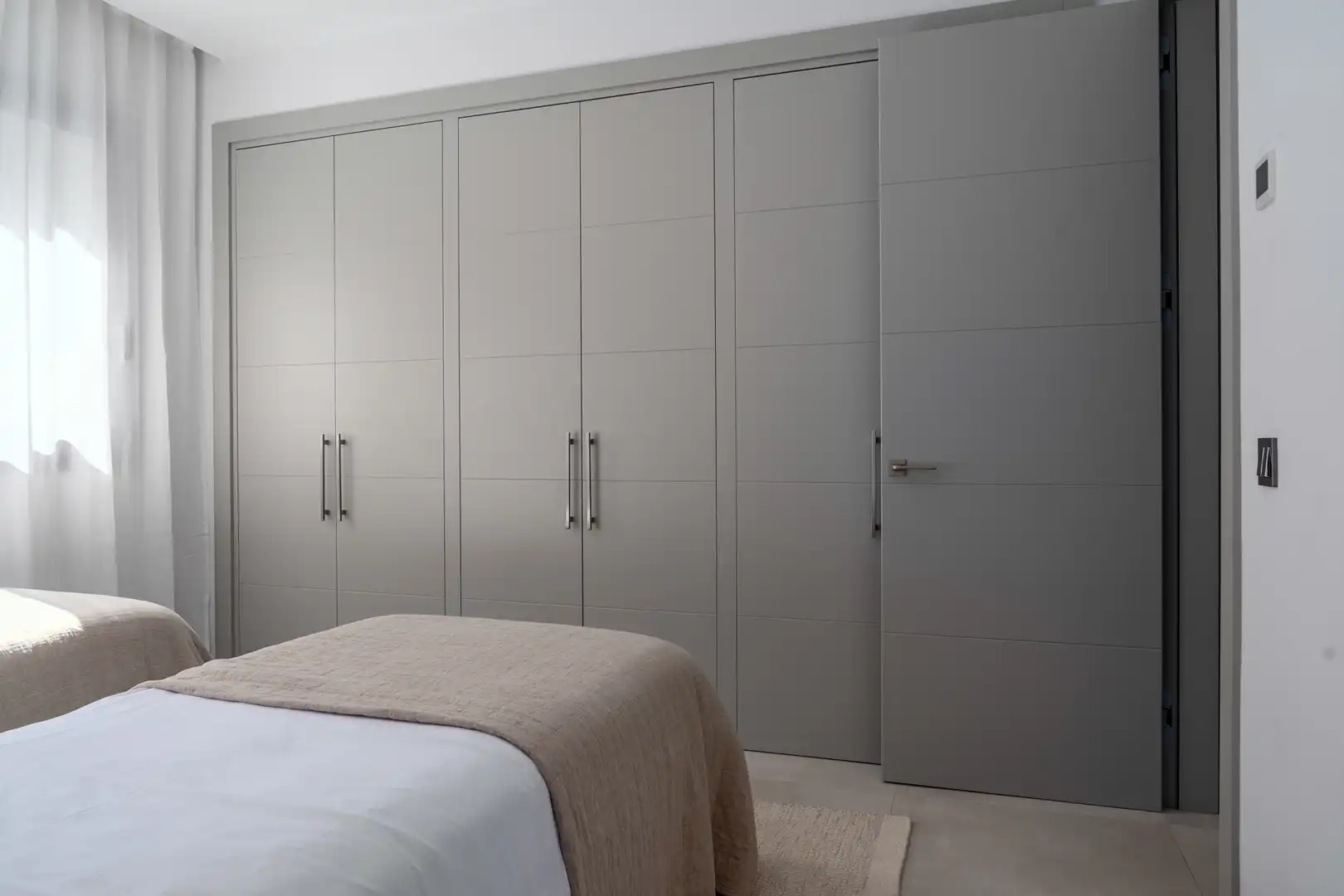 Dormitori de Casa o xalet en venda en Marbella amb Aire condicionat, Jardí privat i Terrassa