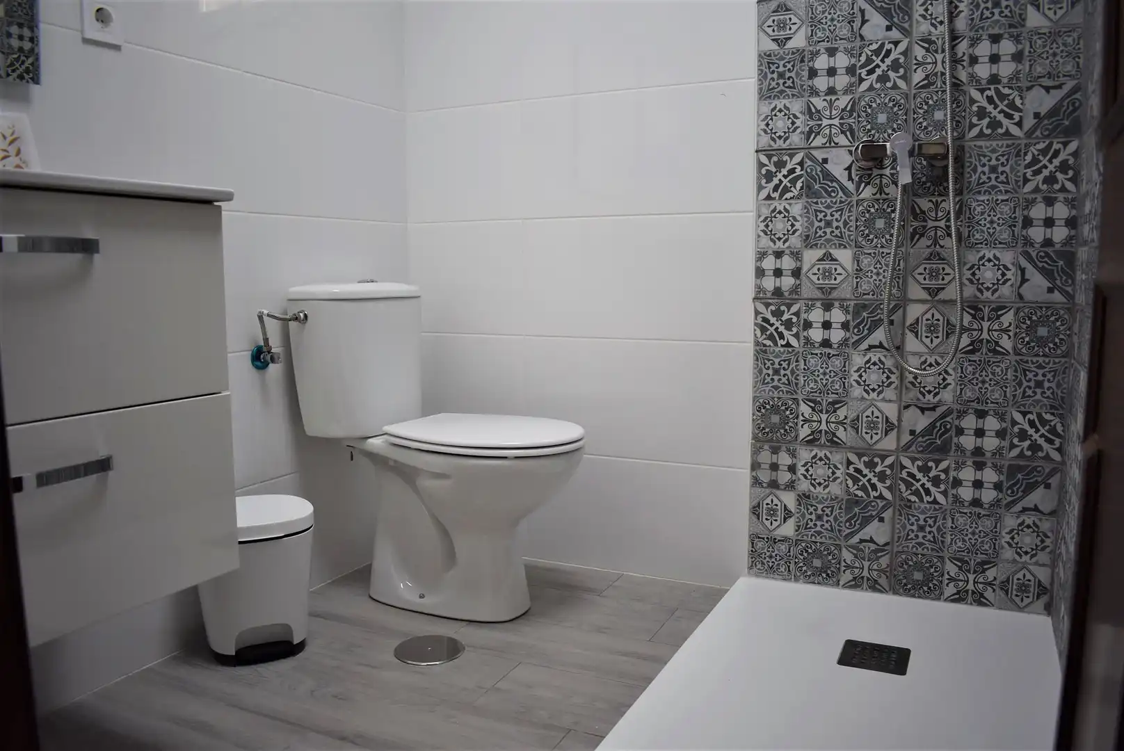 Bathroom of Flat for rent in San Vicente del Raspeig / Sant Vicent del Raspeig  with Terrace, Furnished and Oven