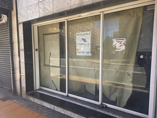 Local comercial en Alquiler en Calle Calle de Brasil, 51 en La Calzada