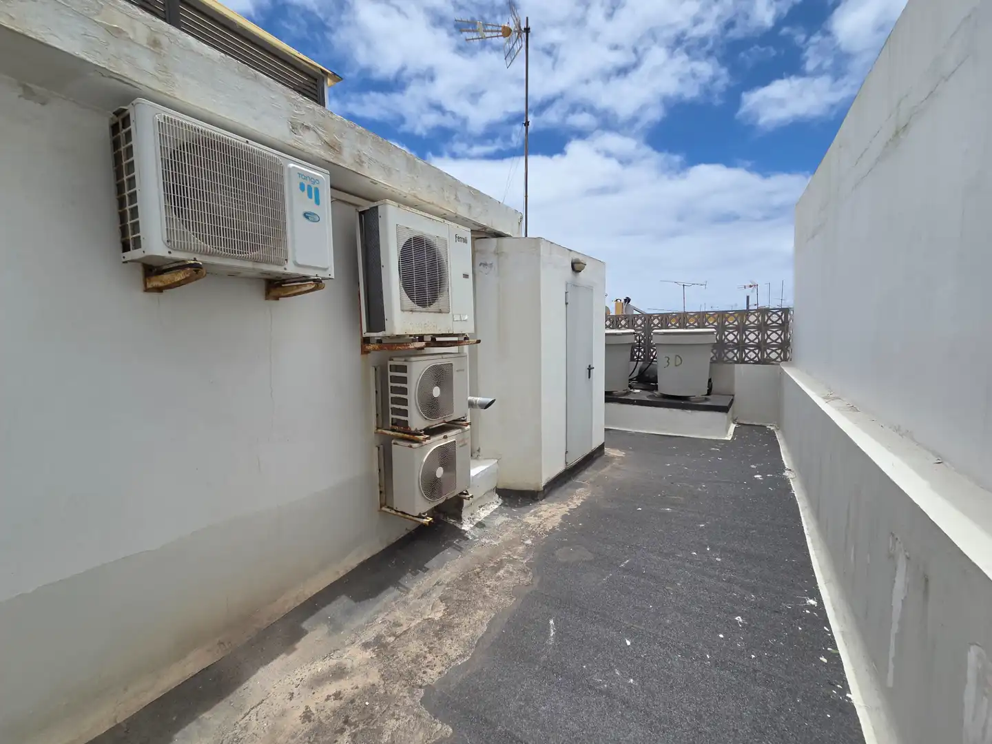 Vista exterior de Piso en venta en Las Palmas de Gran Canaria con Aire acondicionado, Terraza y Alarma