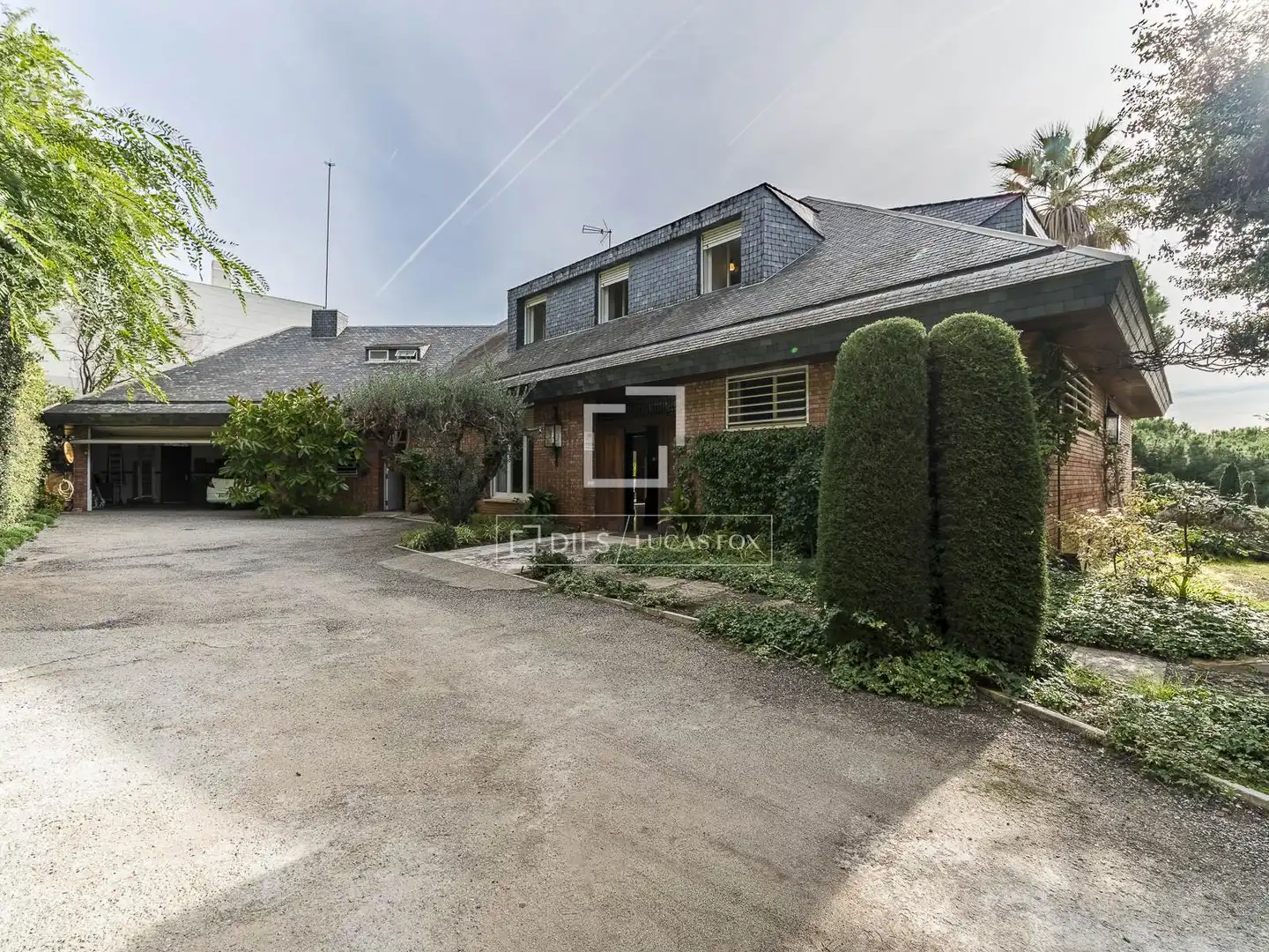 Vista exterior de Casa o chalet en venta en Barcelona con Calefacción, Jardín privado y Trastero