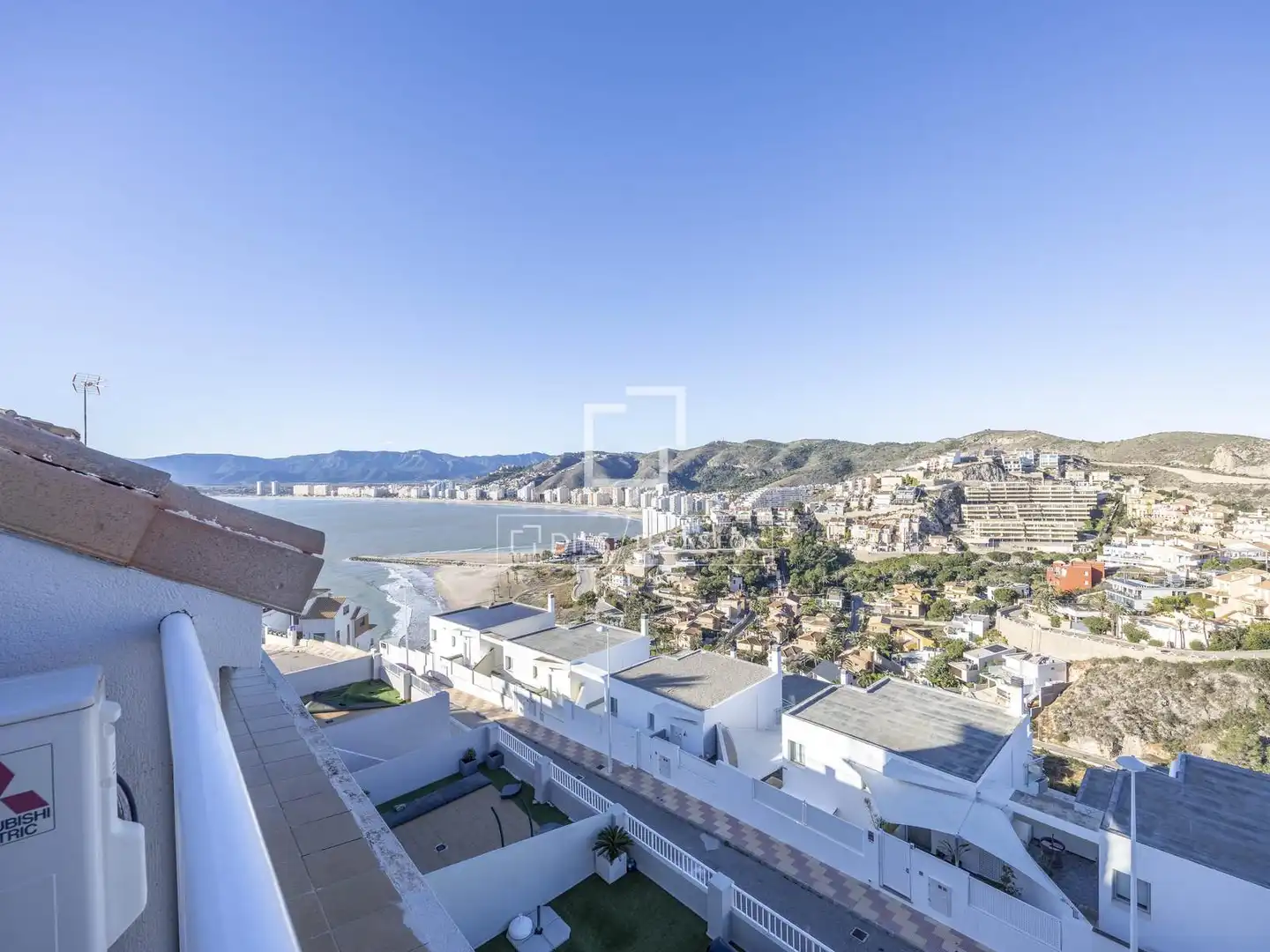 Vista exterior de Casa o xalet en venda en Cullera amb Aire condicionat, Calefacció i Jardí privat