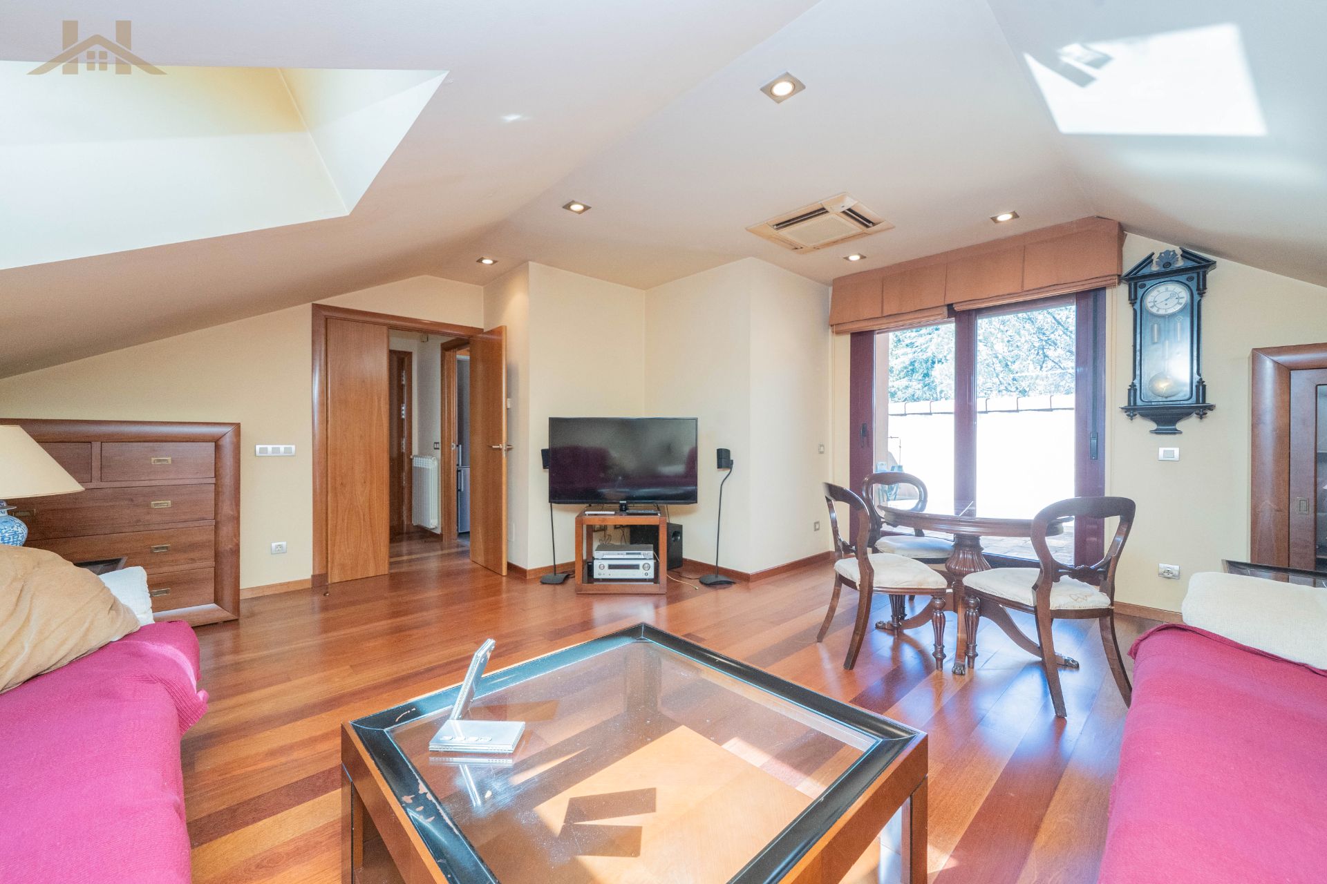 Living room of Duplex for sale in San Lorenzo de El Escorial  with Heating, Terrace and Storage room