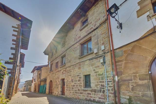 Casa-chalet en Venta en Monreal - Calle del Burgo, 23 en Monreal / Elo