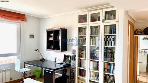 Foto 3 de Apartament en venda a Armunia, León Capital