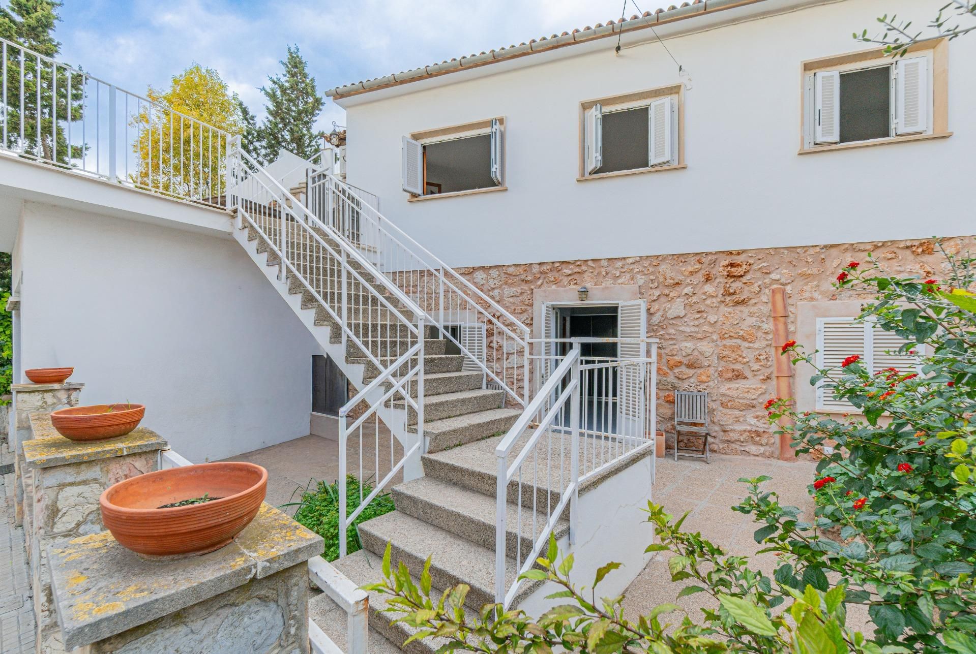 Exterior view of Single-family semi-detached for sale in Marratxí  with Air Conditioner and Terrace