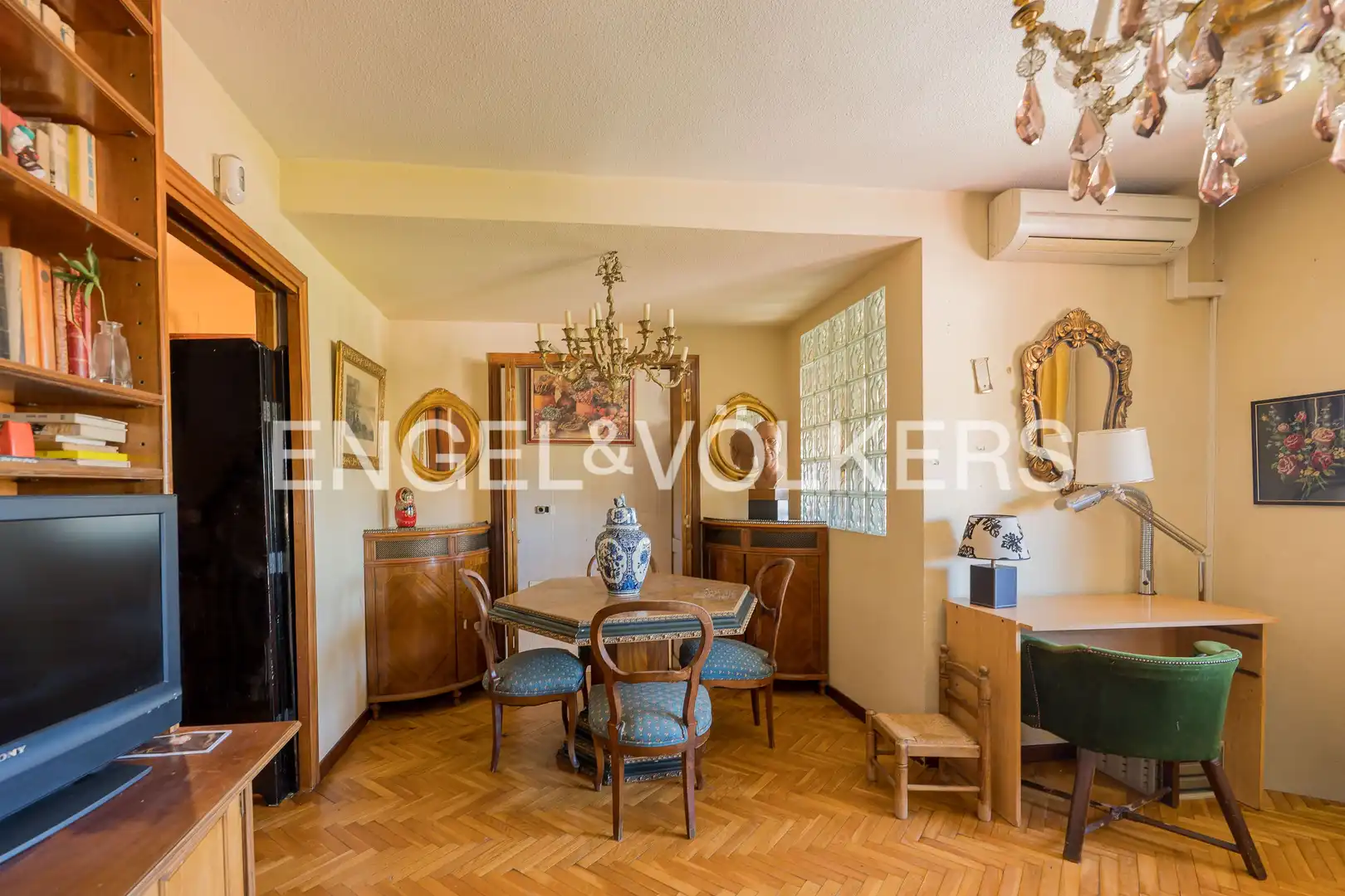 Dining room of Houses for sale in Madrid  with Air Conditioner, Heating and Private garden