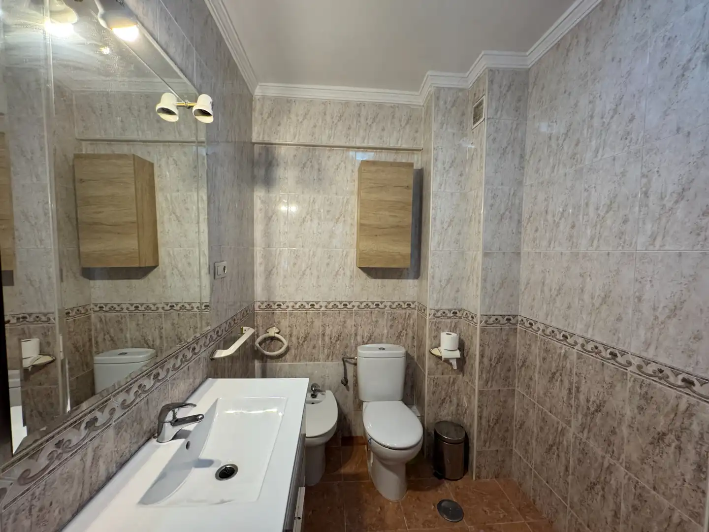 Habitación en Calle Maestro Chapí, Parque Ayala - Jardín de la Abadía - Huelín