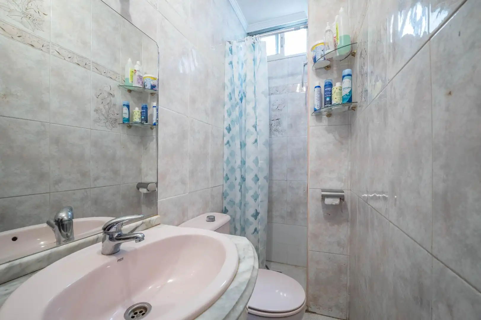 Bathroom of Flat for sale in Granada