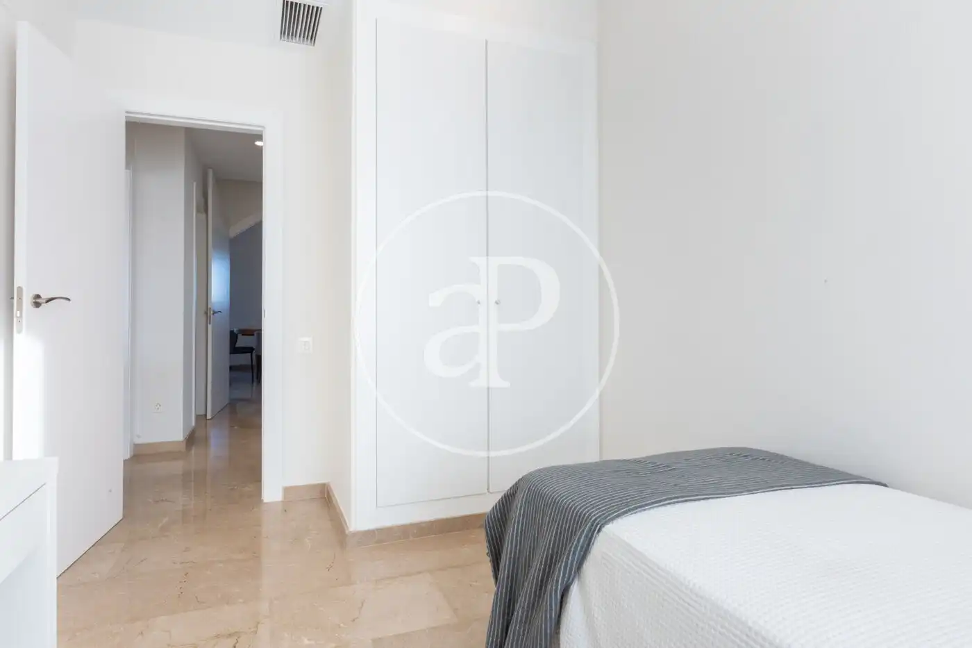 Habitación de Ático en venta en Valencia con Aire acondicionado, Calefacción y Terraza