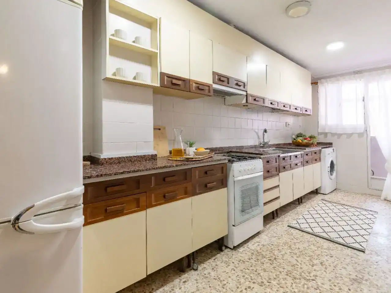 Küche von Wohnung zum Verkauf in  Valencia Capital mit Balkon