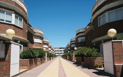 Vista exterior de Casa adosada en venda en Cuarte de Huerva amb Terrassa