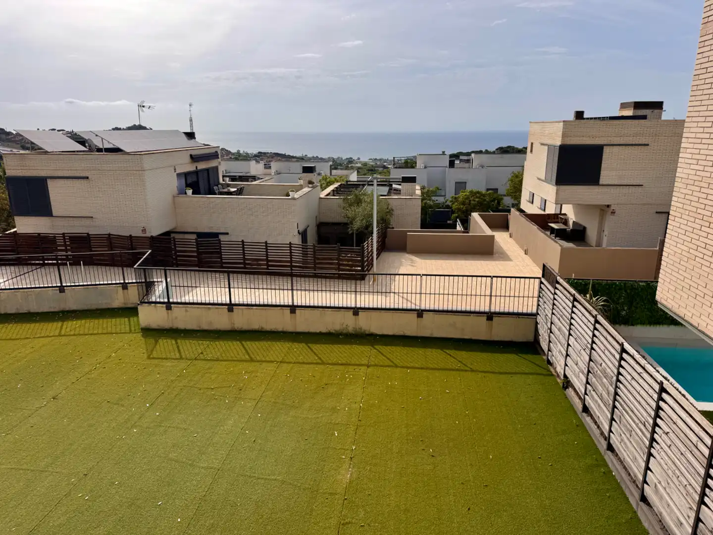 Terraza de Casa adosada en venta en Mataró con Aire acondicionado, Calefacción y Jardín privado